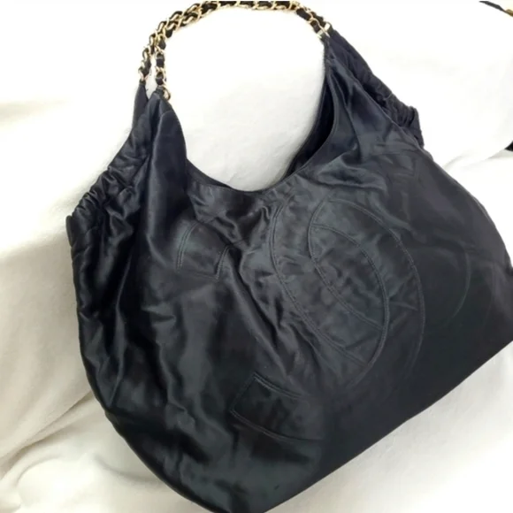 Chanel Large CC Hobo Bag Black and Gold Chain - Picture 2 of 15